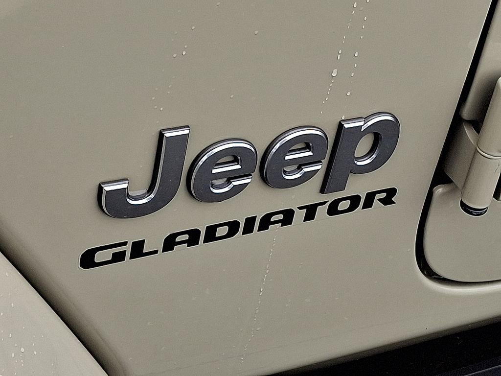 Used 2022 Jeep Gladiator Overland w/ LED Lighting Group image 32