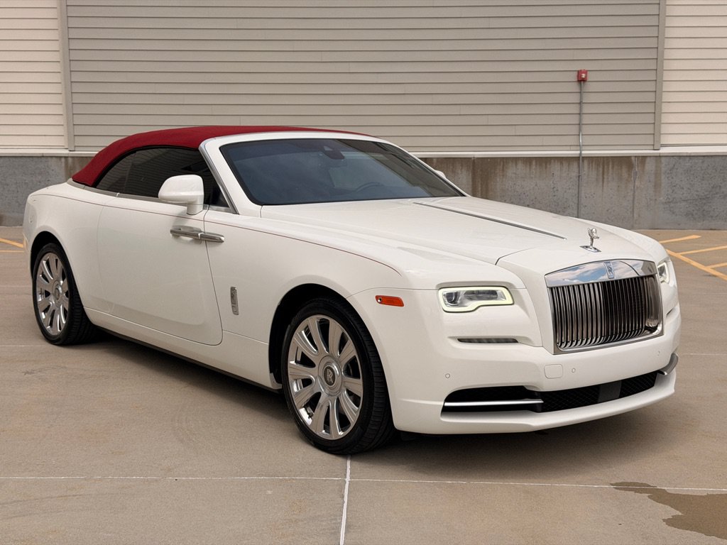 Used 2017 Rolls-Royce Dawn RWD image 30