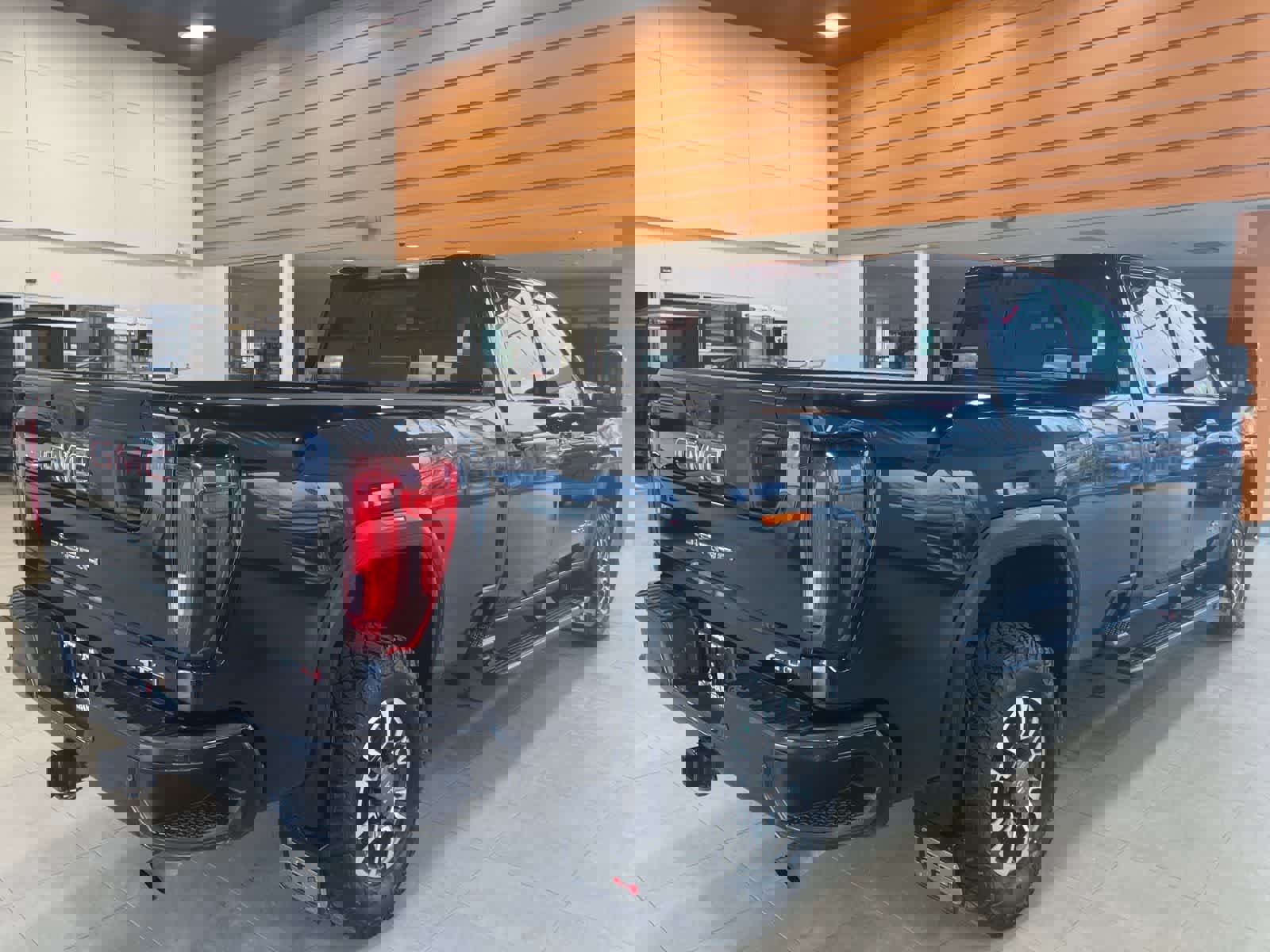 Used 2021 GMC Sierra 2500 AT4 w/ AT4 Preferred Package image 5