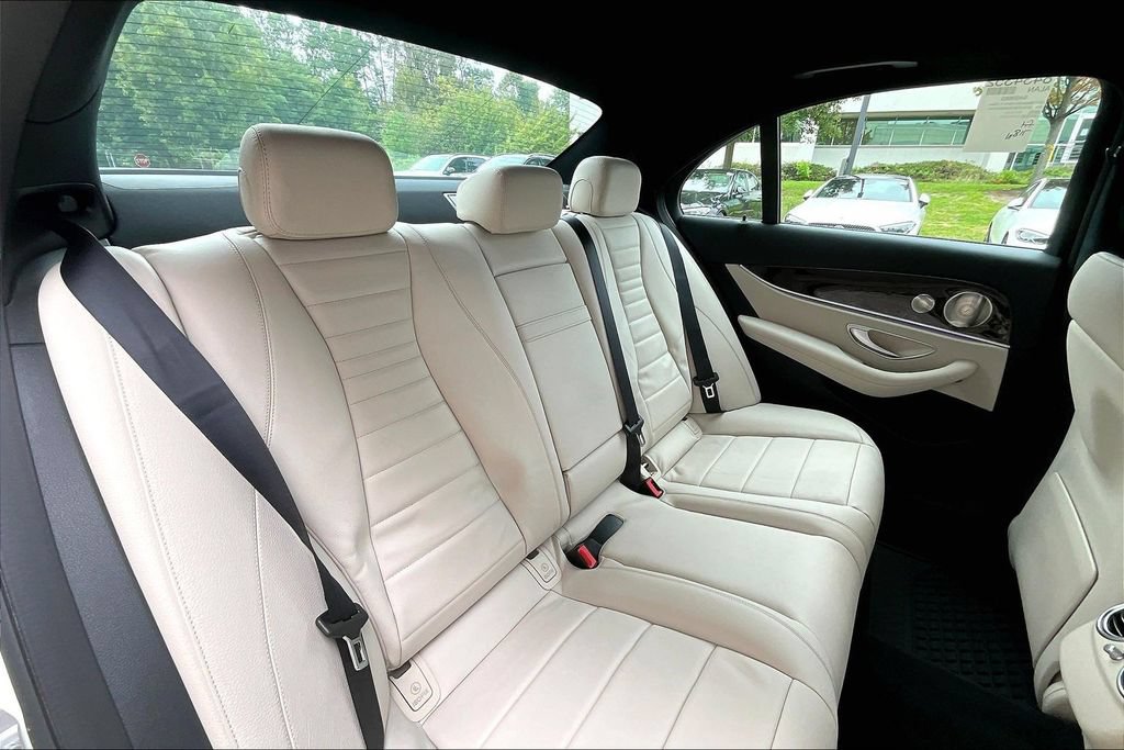 Used 2022 Mercedes-Benz E 350 4MATIC Sedan w/ Driver Assistance Package image 29