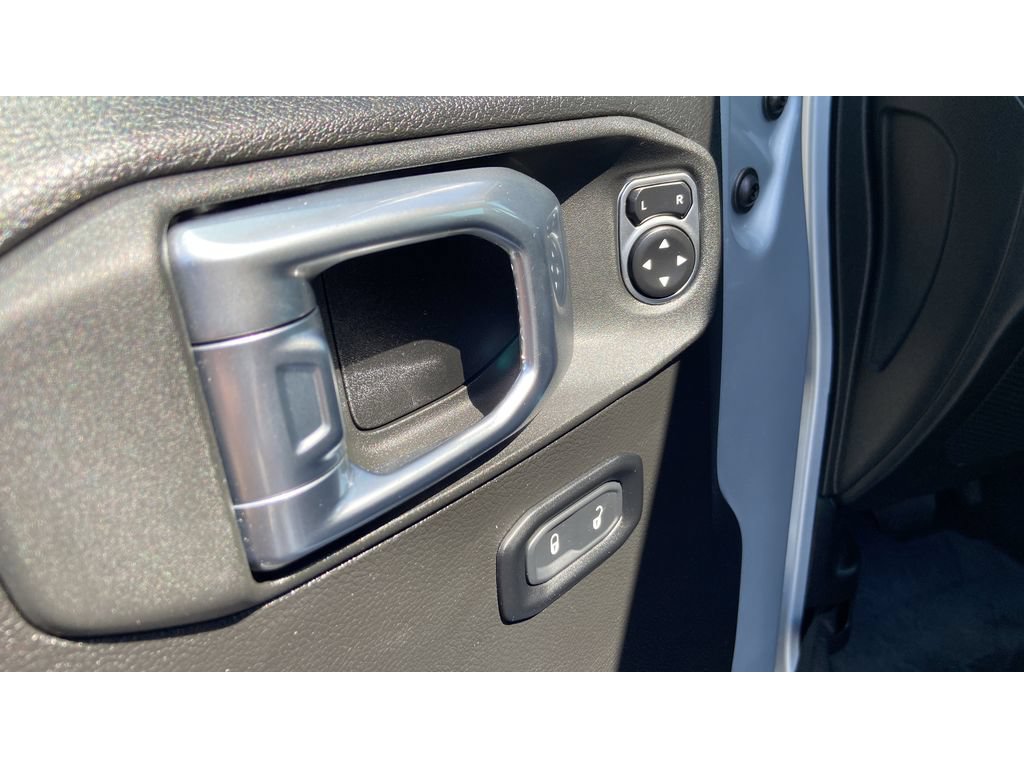 Used 2023 Jeep Gladiator Sport AWD/4WD image 9