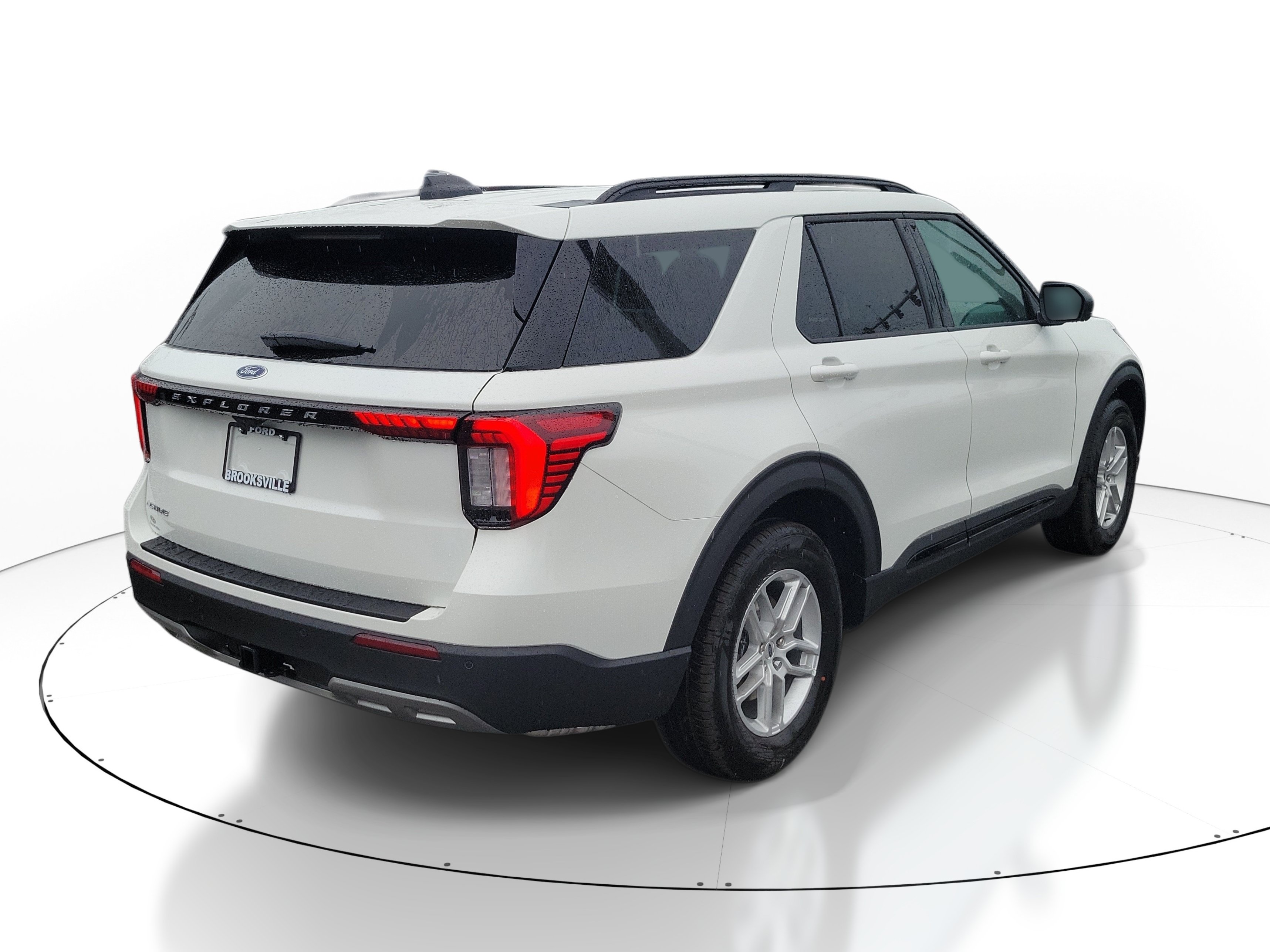 New 2026 Ford Explorer Active w/ Active Comfort Package RWD image 2