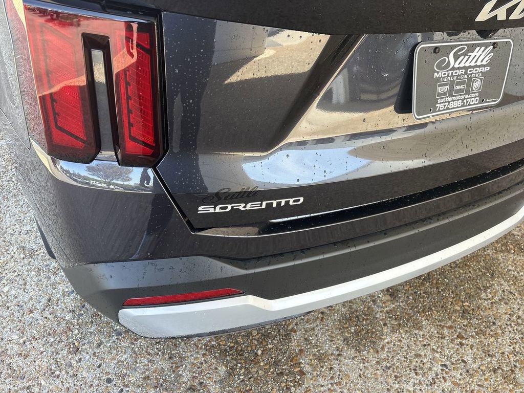 Used 2025 Kia Sorento LX image 31