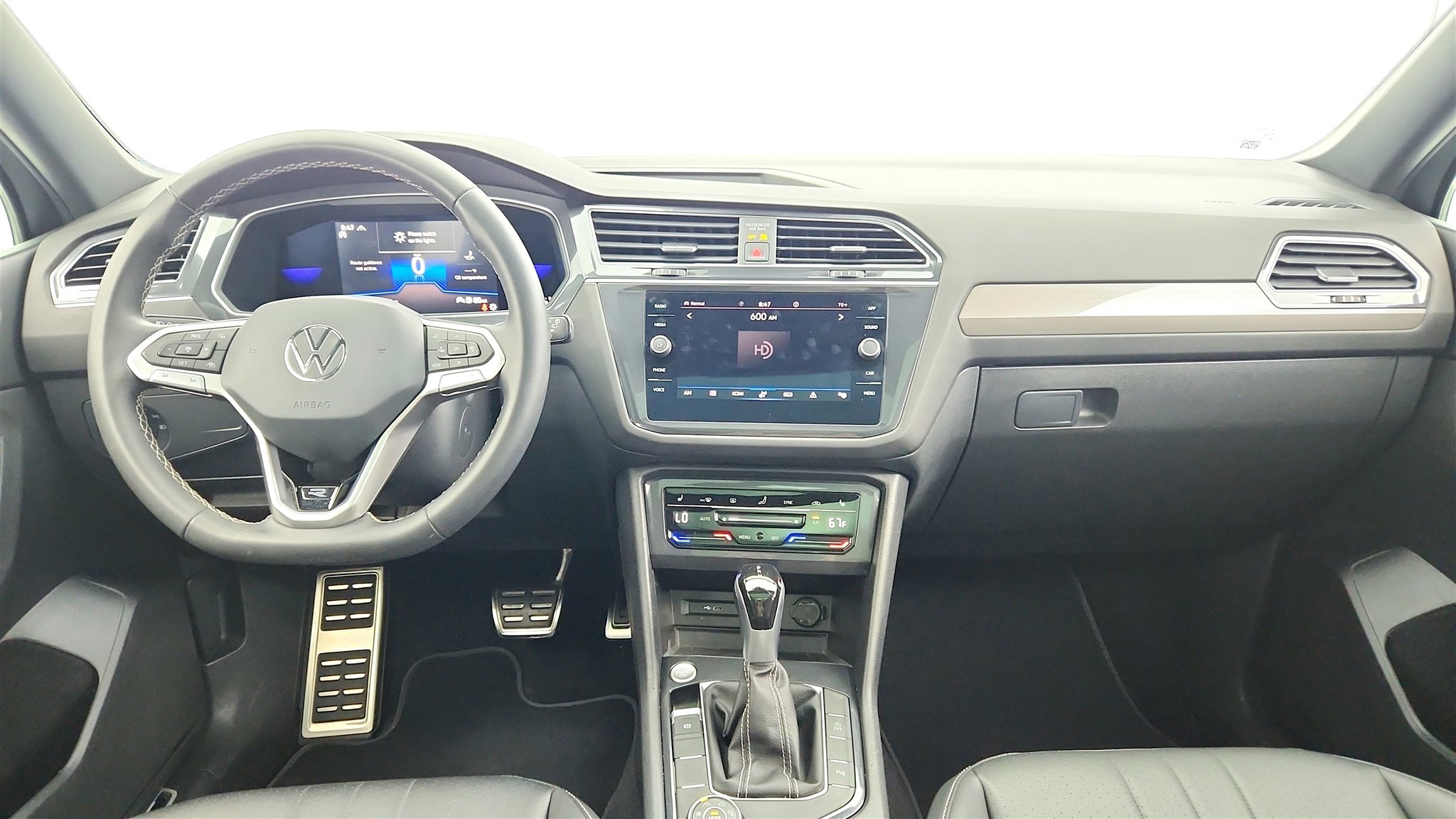 Used 2023 Volkswagen Tiguan SE R-Line image 34