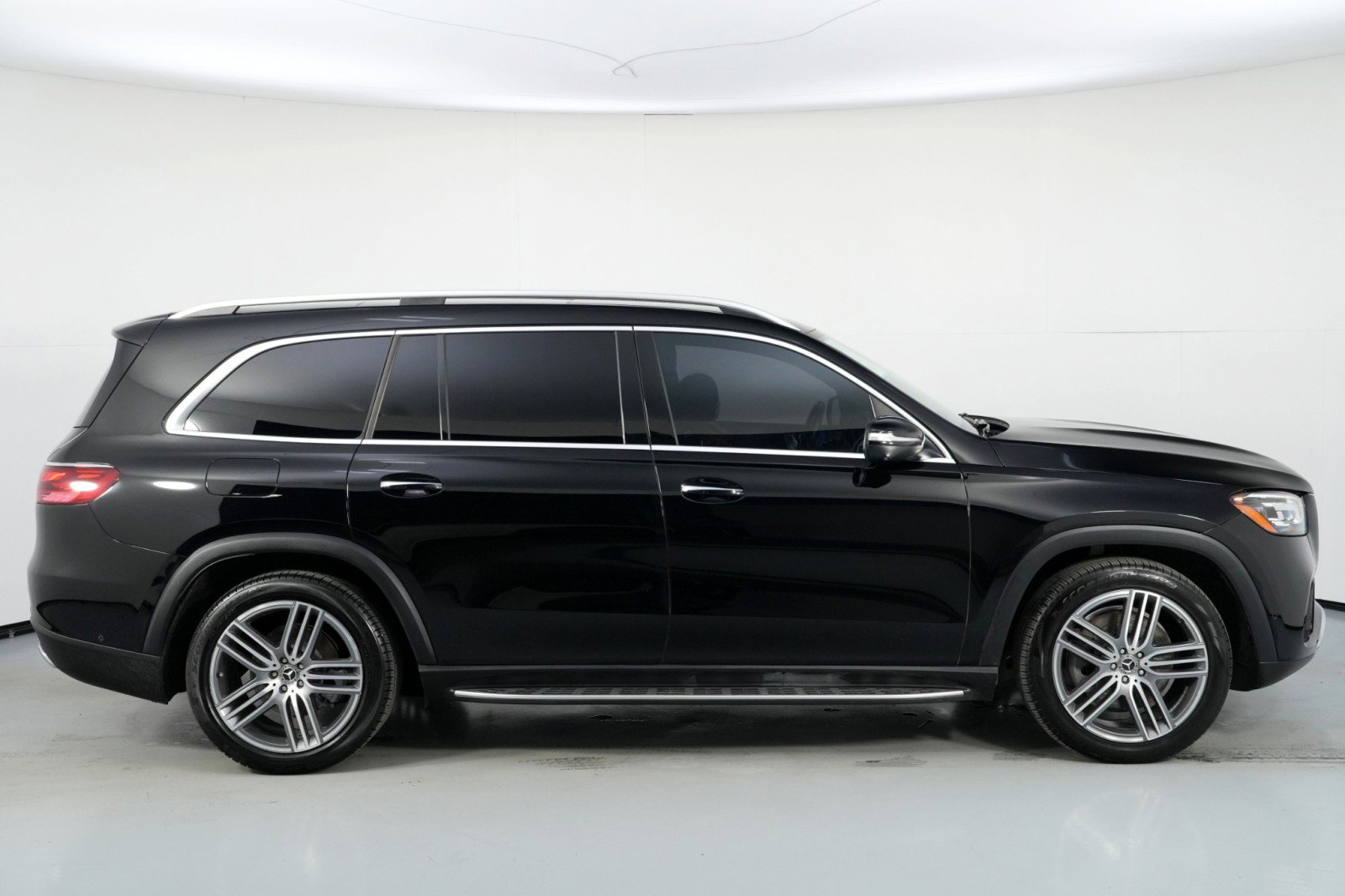 Used 2024 Mercedes-Benz GLS 450 4MATIC image 59