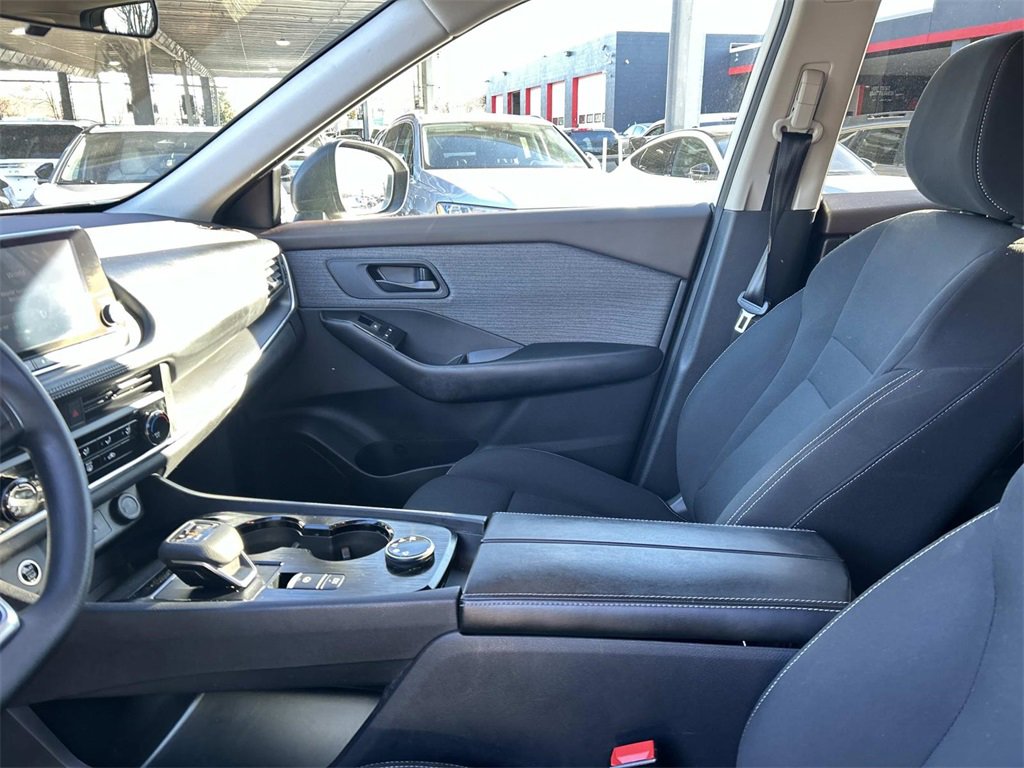 Used 2023 Nissan Rogue S image 21
