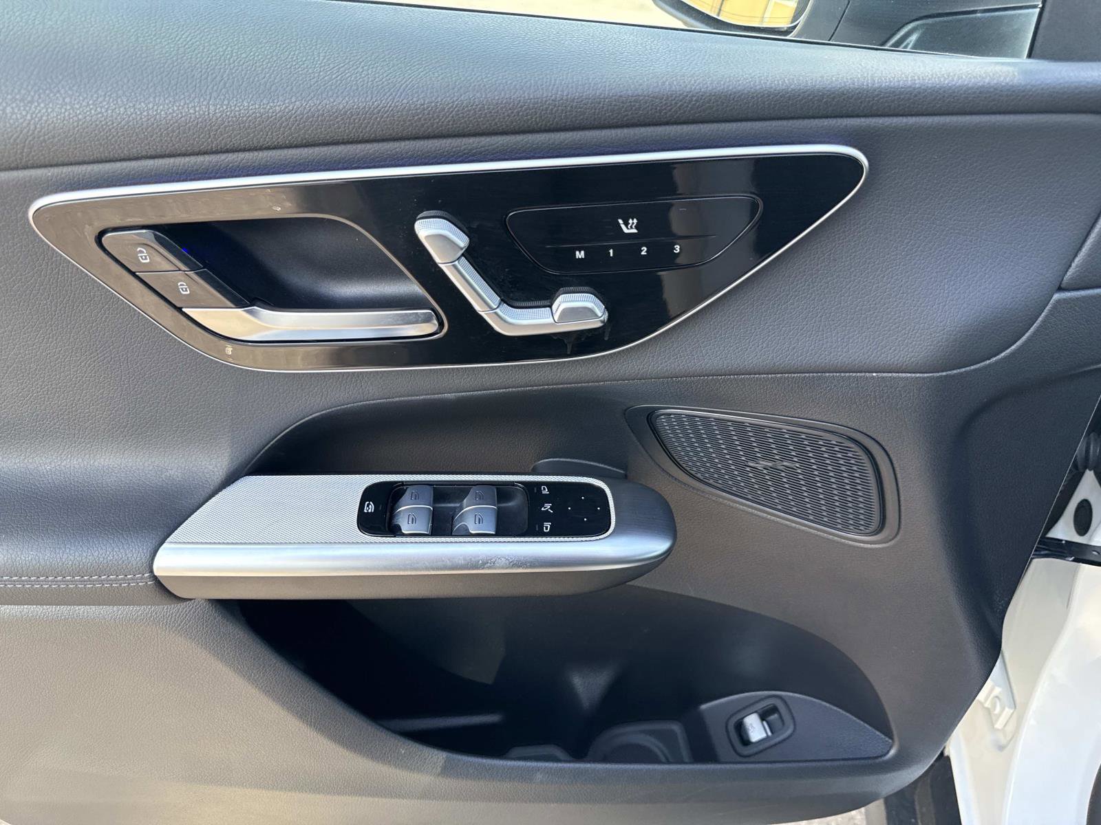 Used 2025 Mercedes-Benz GLC 300 image 20