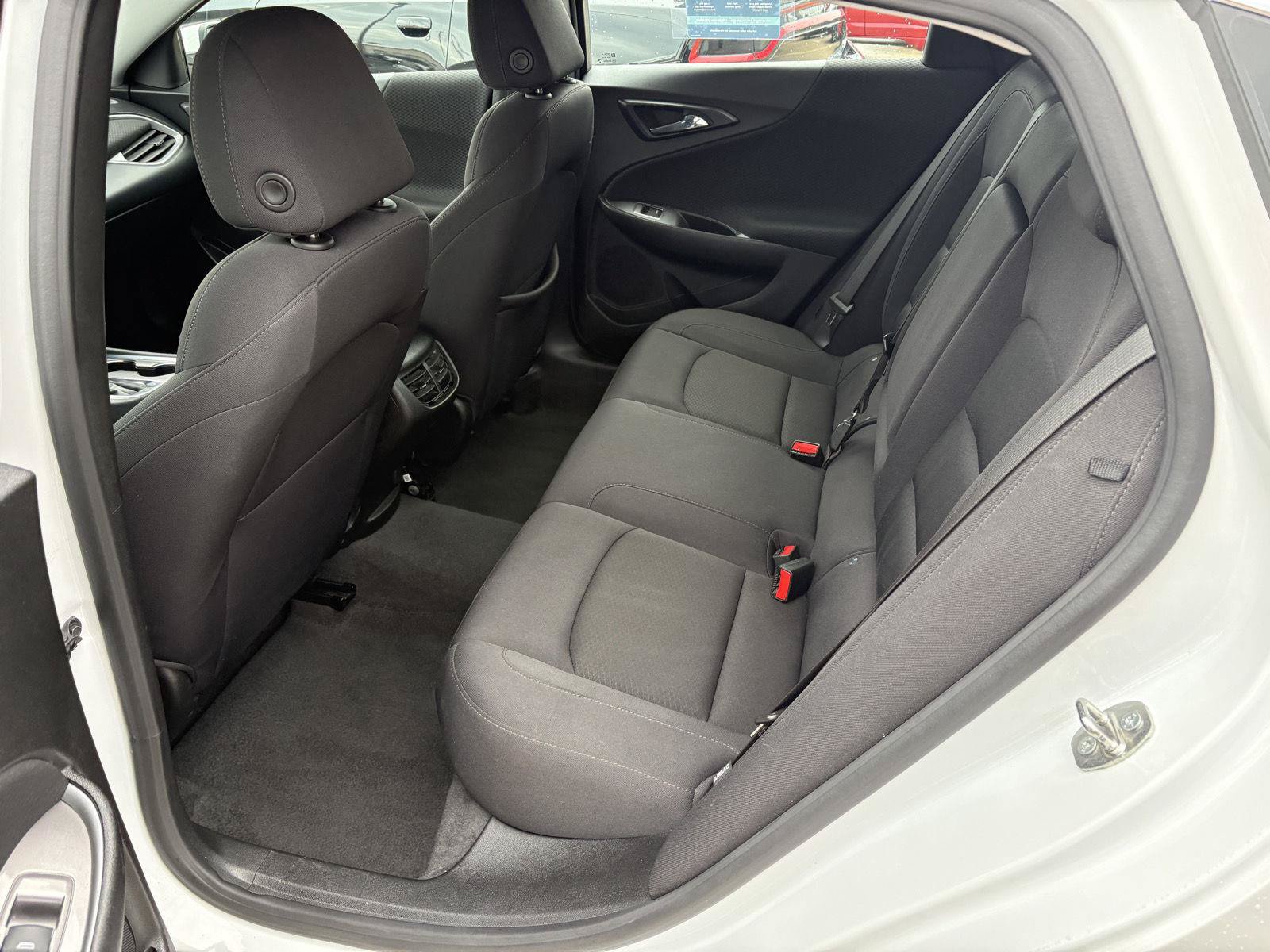Used 2024 Chevrolet Malibu LT FWD image 13