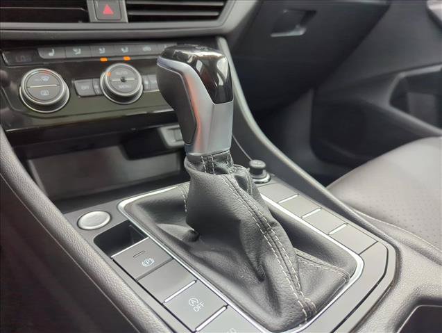 Used 2024 Volkswagen Jetta SE FWD image 13