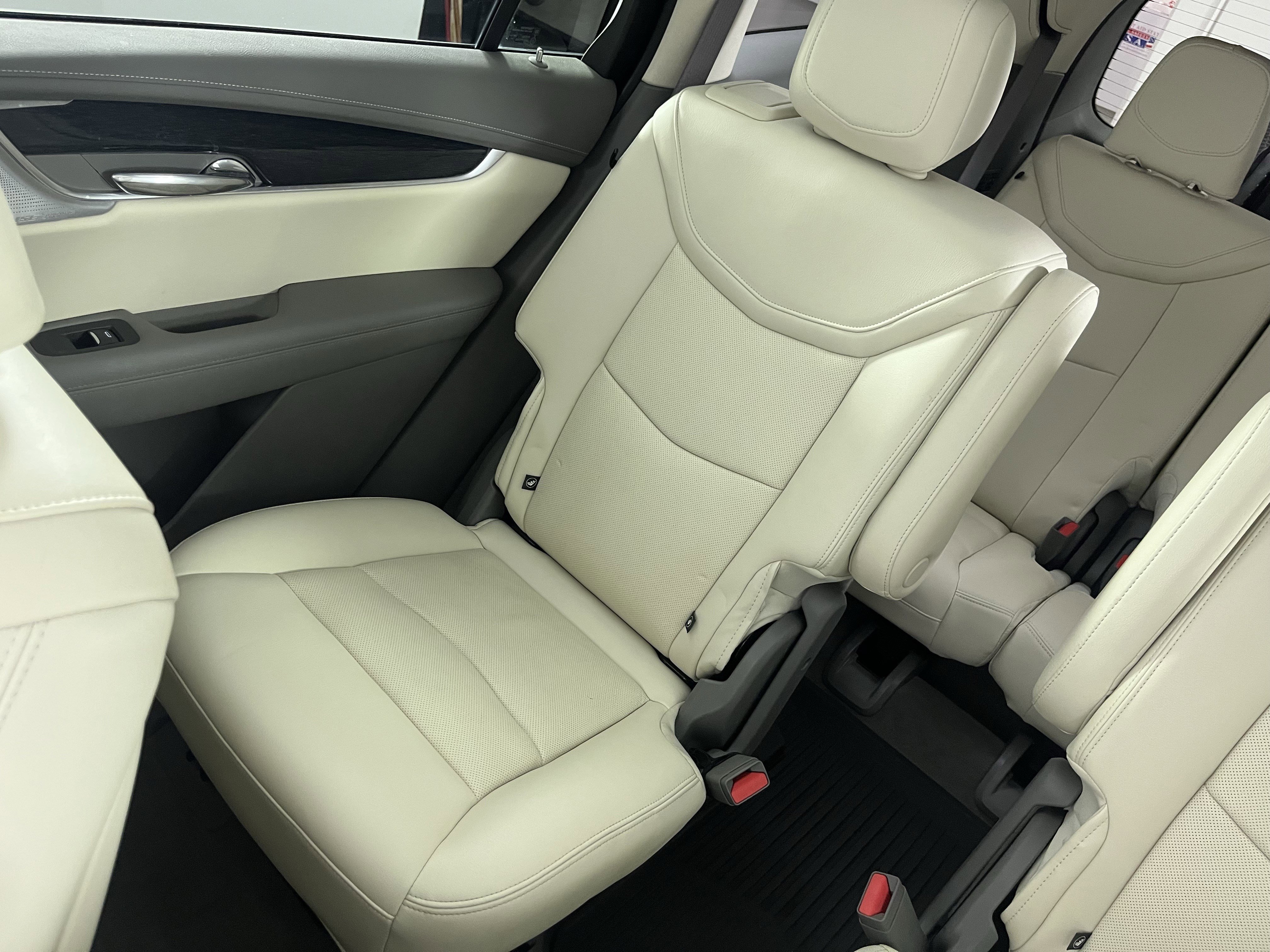 Used 2023 Cadillac XT6 Premium Luxury w/ Technology Package image 23