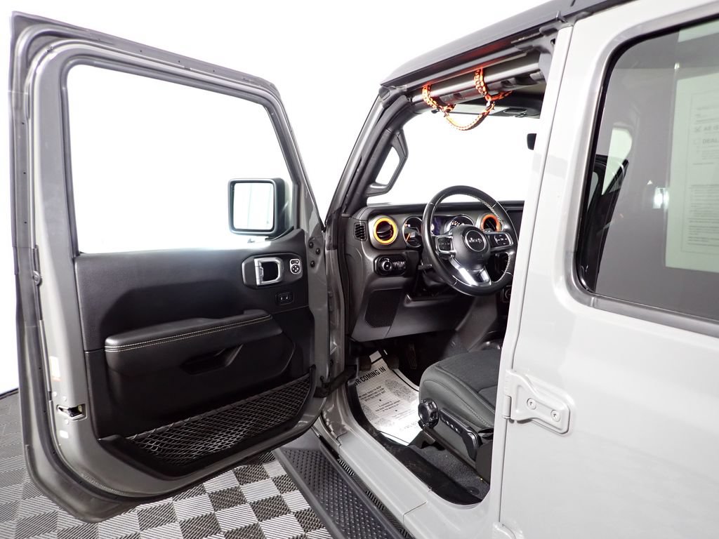 Used 2022 Jeep Wrangler Unlimited Sahara AWD/4WD image 19