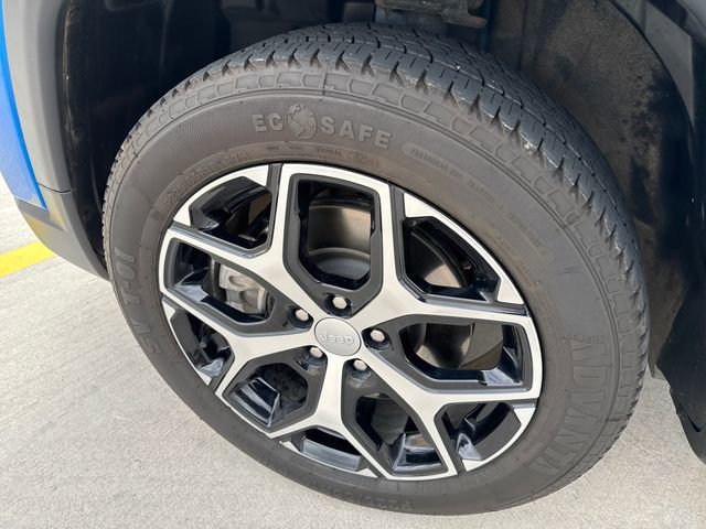 Used 2024 Jeep Compass Limited image 18