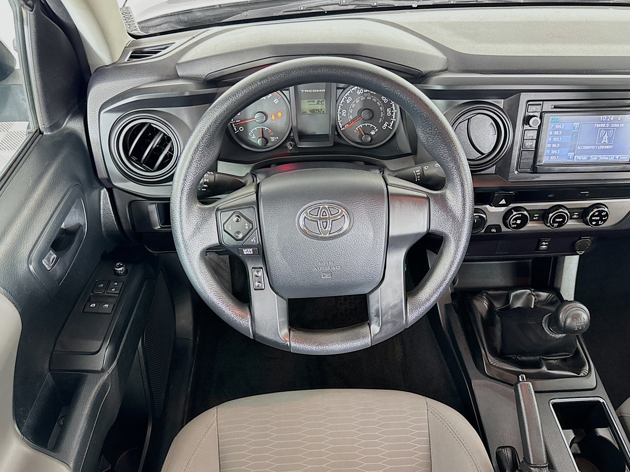 Used 2017 Toyota Tacoma SR AWD/4WD image 14