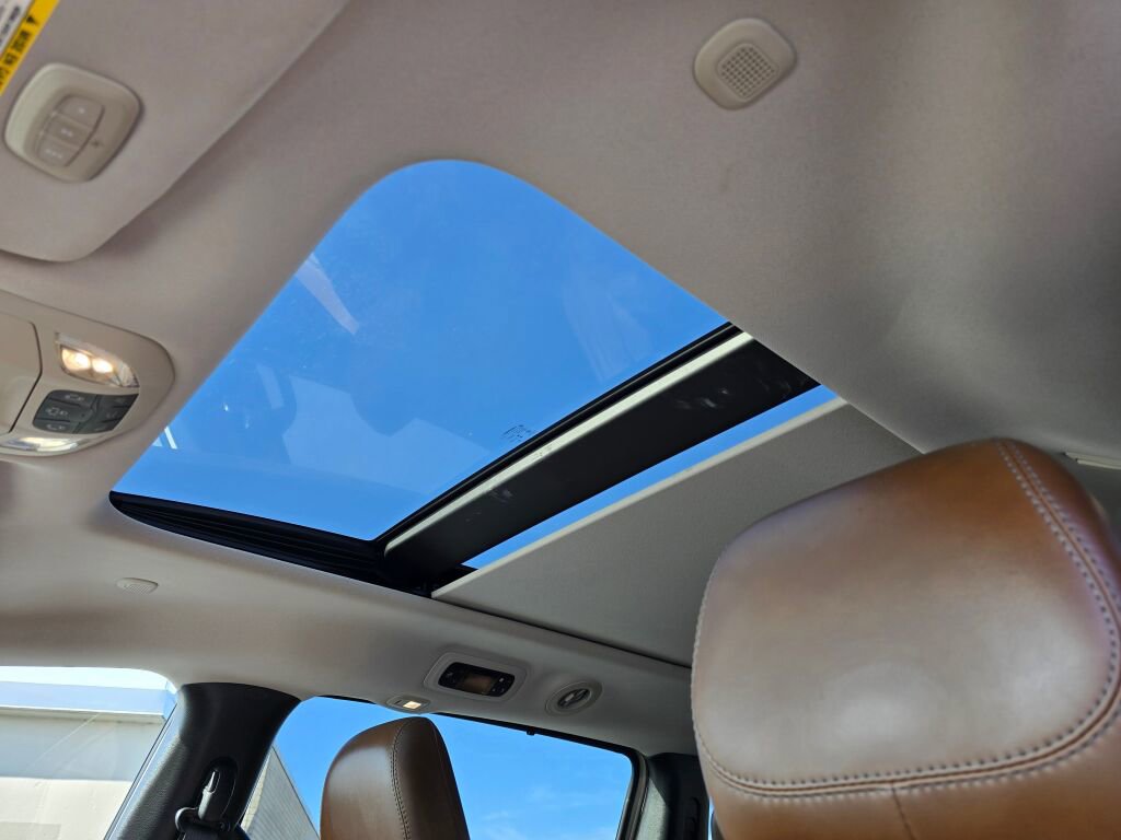 Used 2017 Chrysler Pacifica Limited image 24