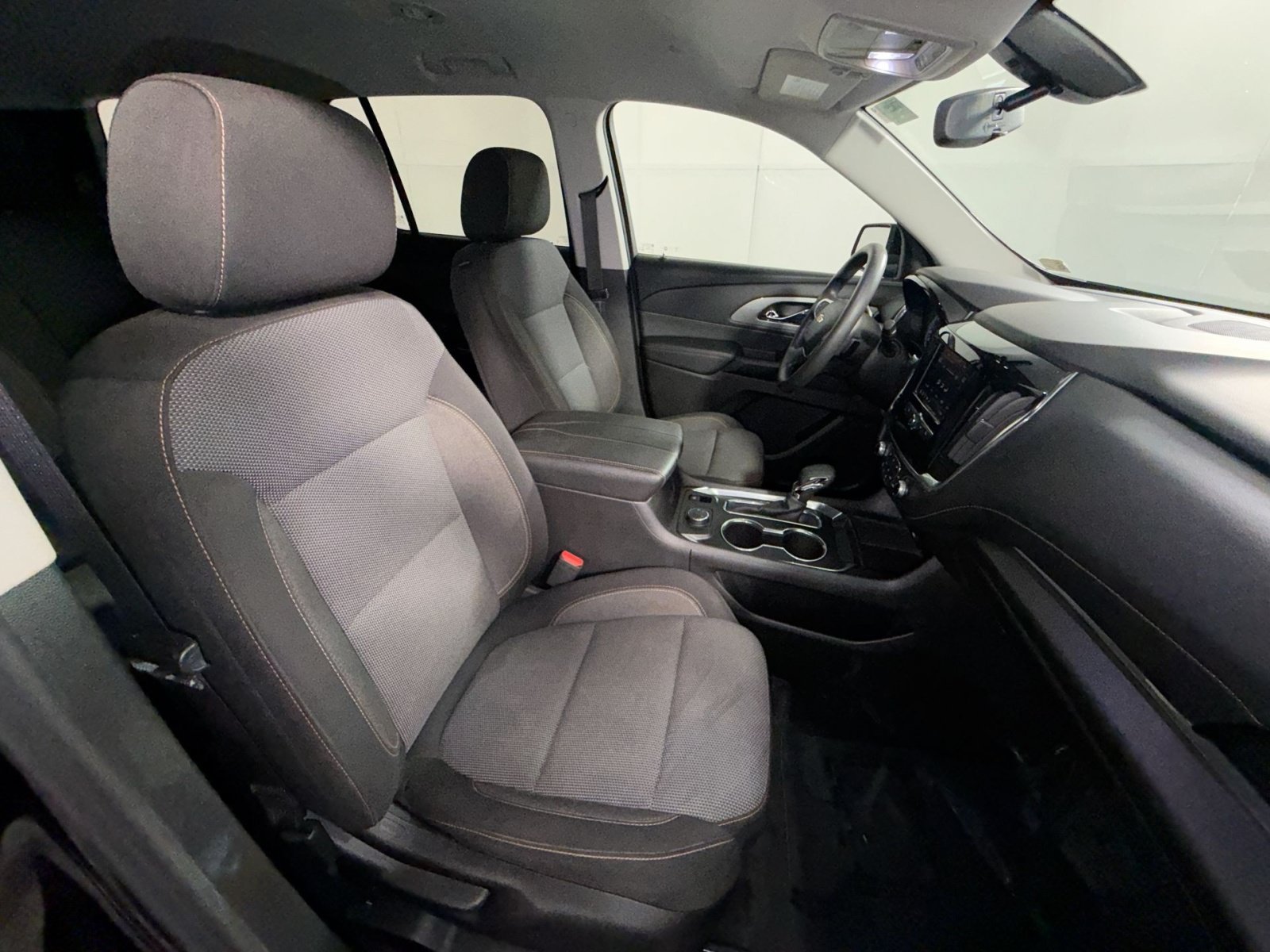 Used 2021 Chevrolet Traverse LS AWD/4WD image 27