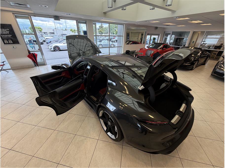 Used 2020 Porsche Taycan AWD/4WD image 40