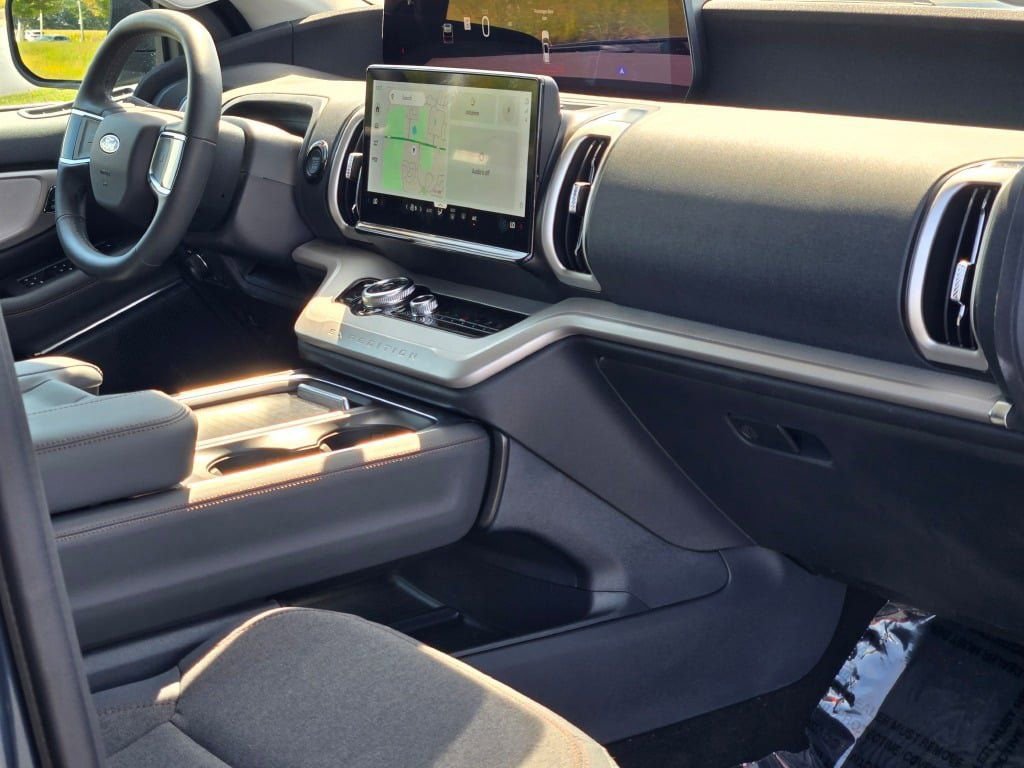 New 2025 Ford Expedition Max Active AWD/4WD image 7