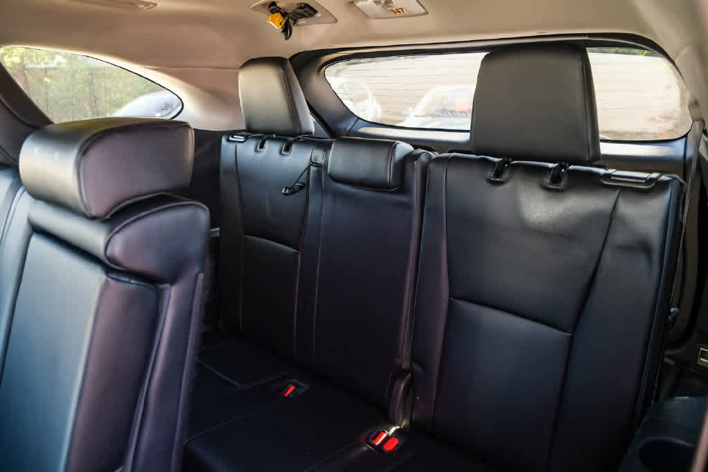 Used 2024 Toyota Highlander XLE FWD image 18
