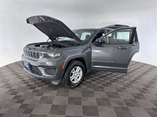 Used 2024 Jeep Grand Cherokee Laredo AWD/4WD image 10