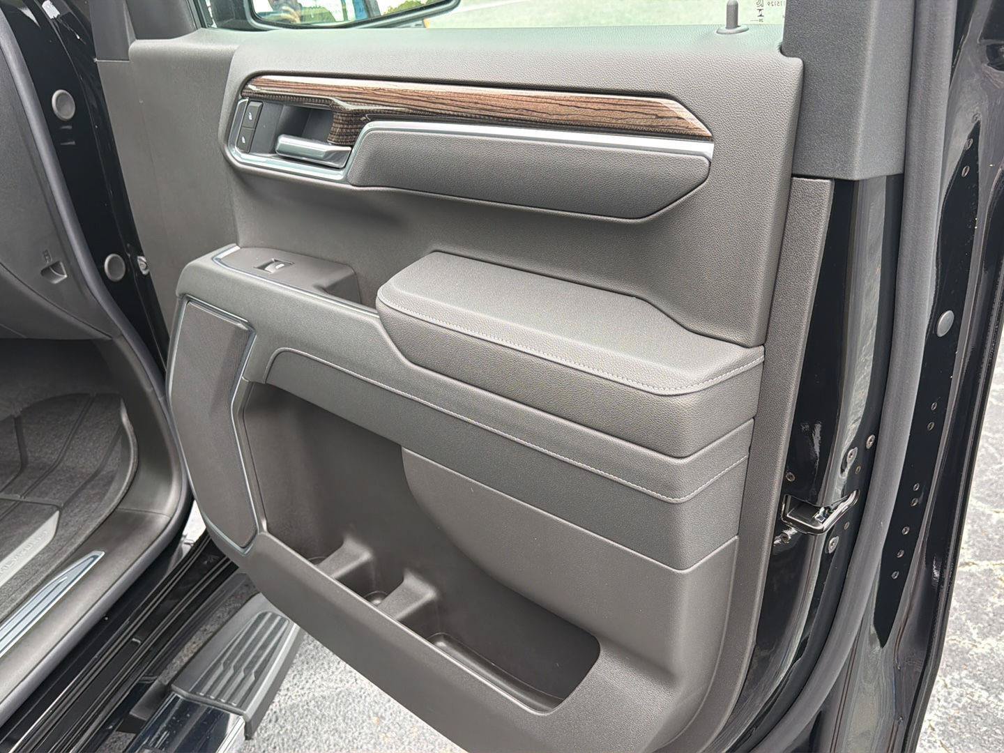 New 2026 Chevrolet Silverado 1500 LT w/ Protection Package AWD/4WD image 14