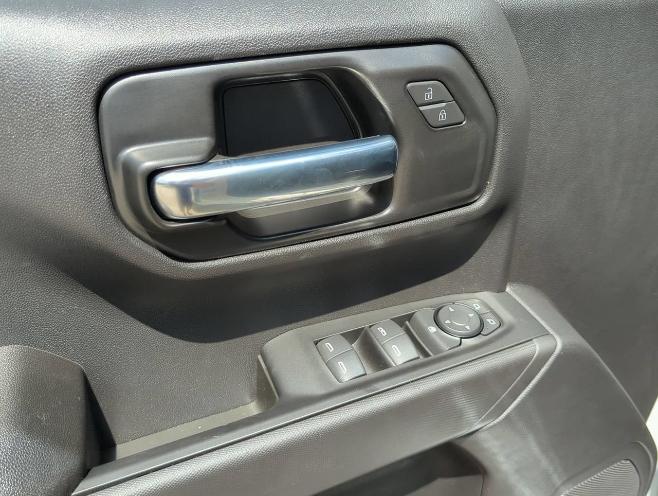 Used 2026 Chevrolet Silverado 1500 Custom AWD/4WD image 9