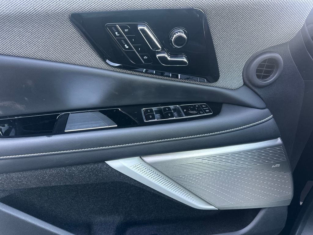 New 2026 Cadillac Optiq Luxury 1 image 8