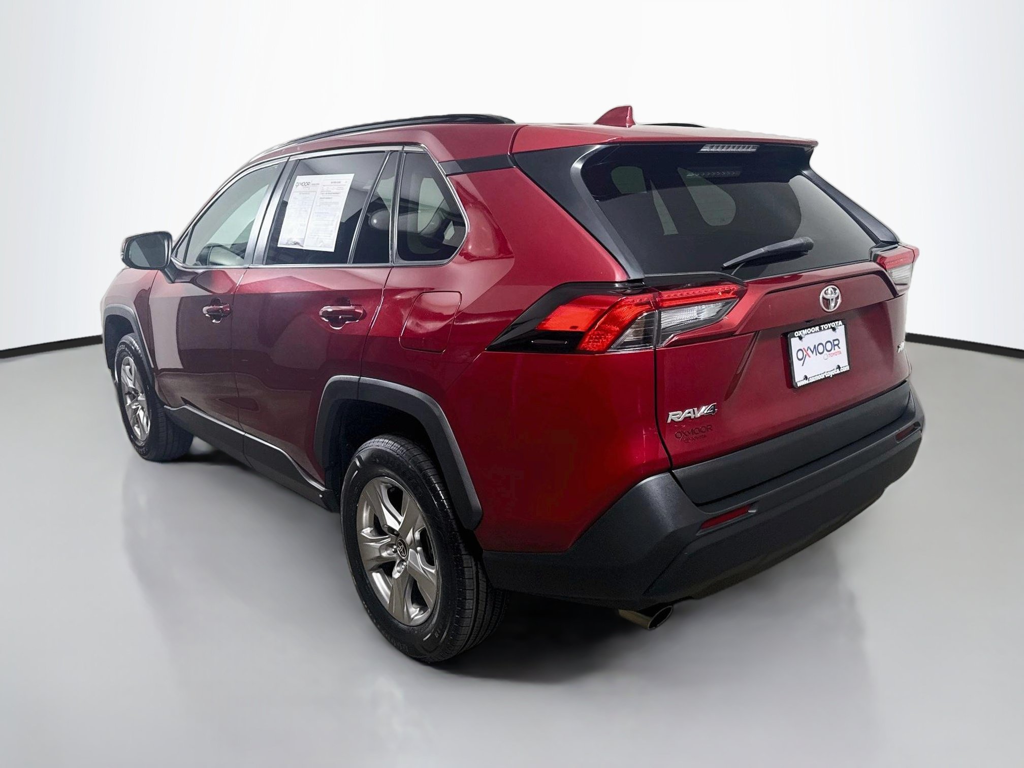 Used 2022 Toyota RAV4 XLE FWD image 5