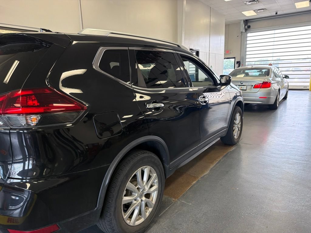 Used 2018 Nissan Rogue SV AWD/4WD image 8