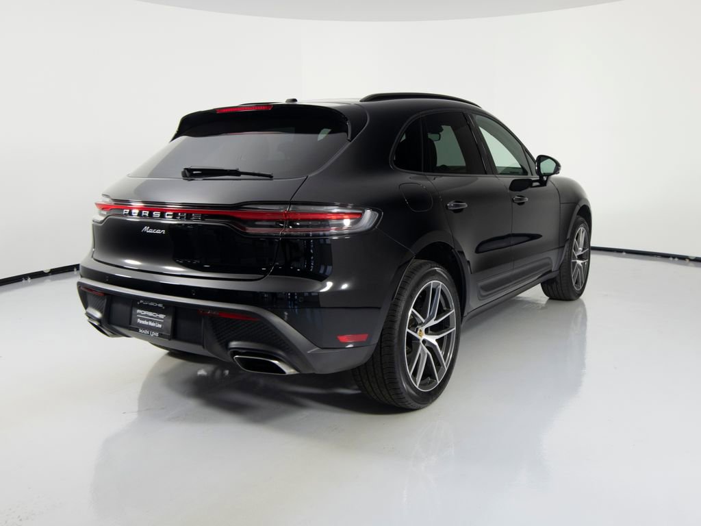 Certified 2025 Porsche Macan AWD/4WD image 10