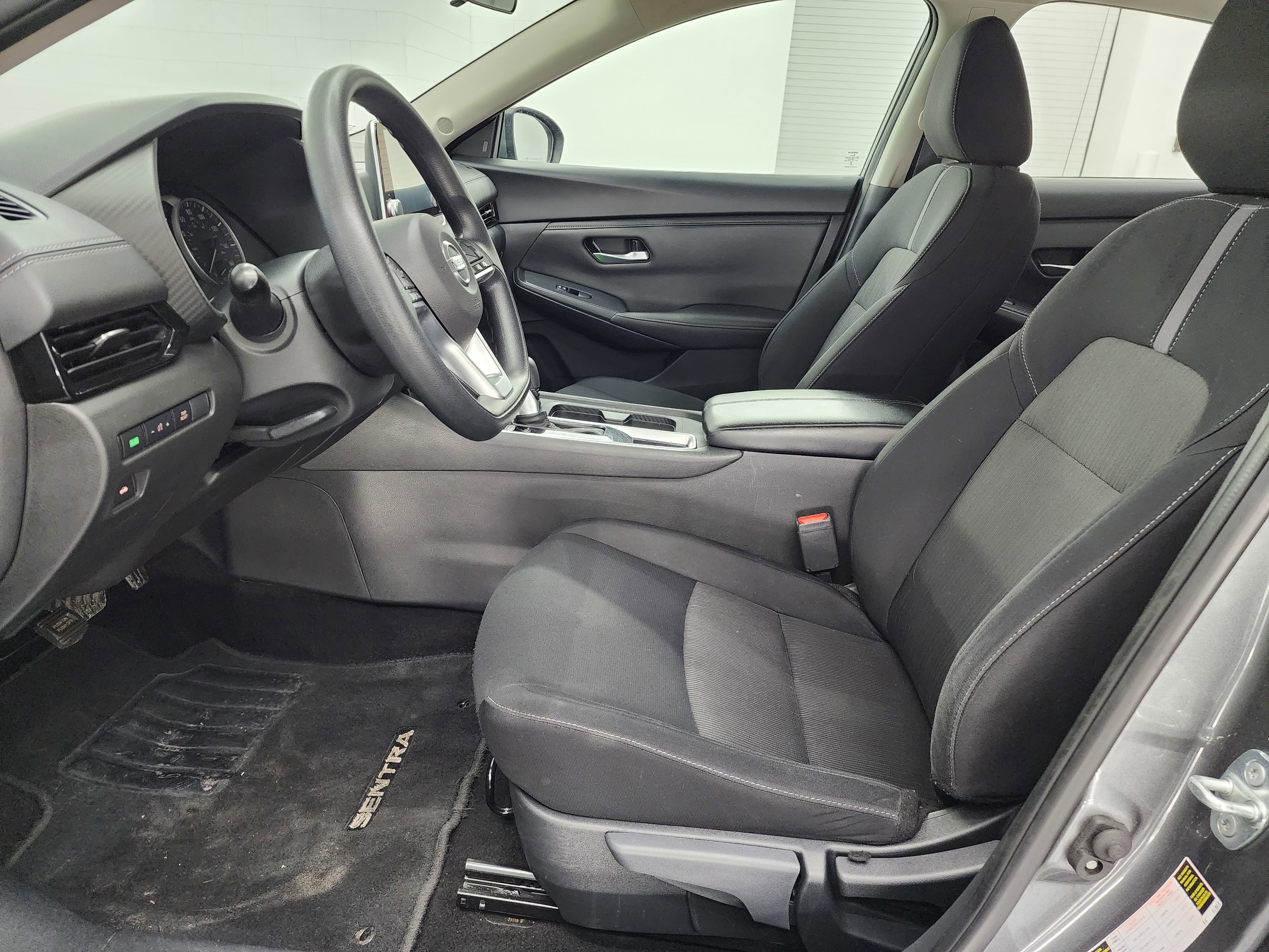 Used 2023 Nissan Sentra SV image 9