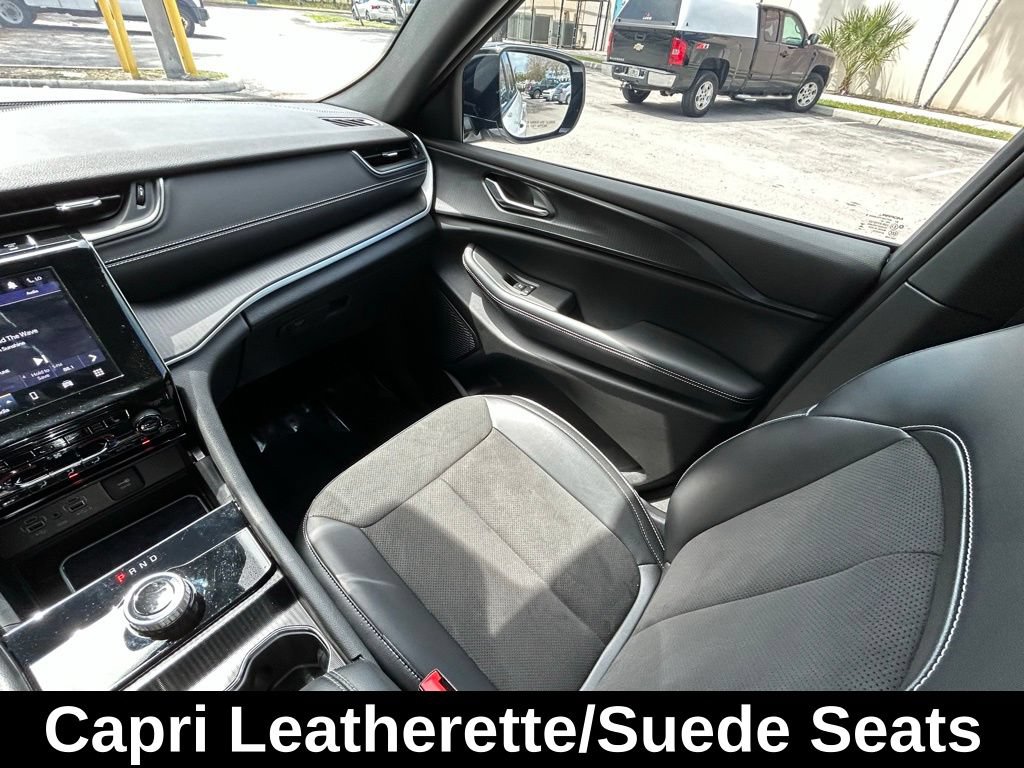 Certified 2024 Jeep Grand Cherokee Altitude AWD/4WD image 11