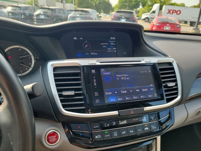 Certified 2017 Honda Accord EX-L image 19