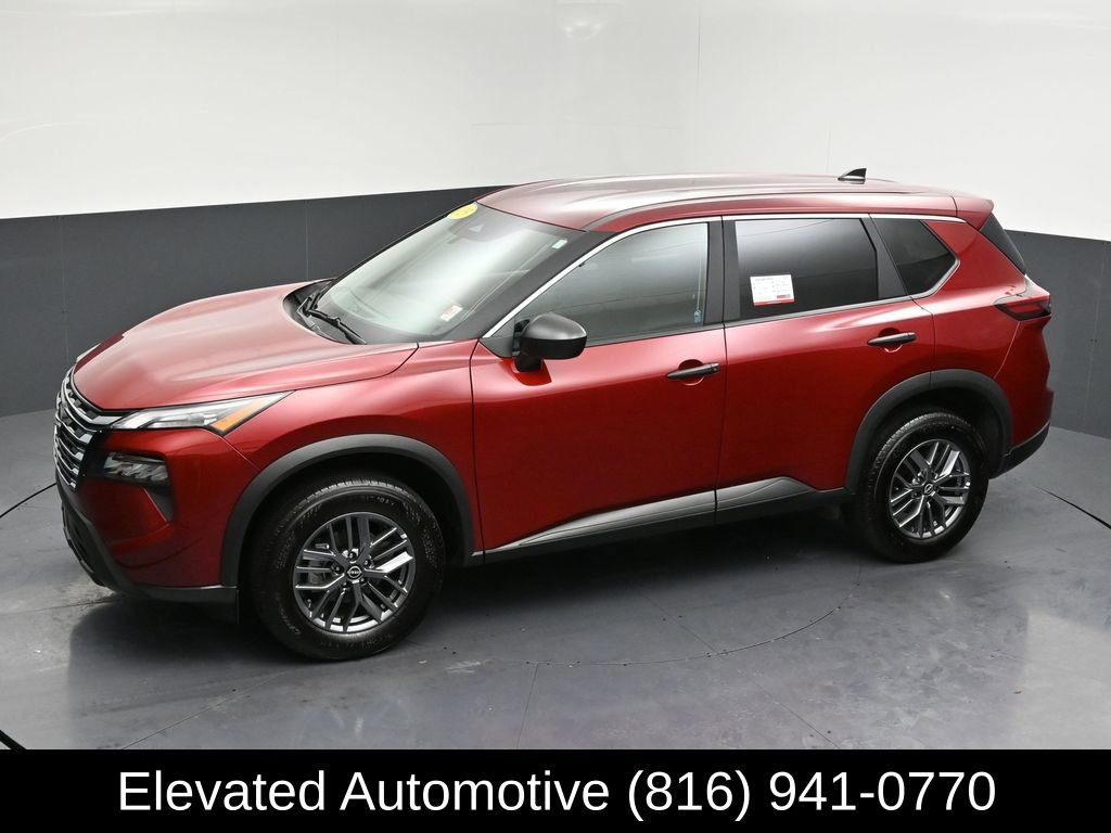 Used 2025 Nissan Rogue S image 25