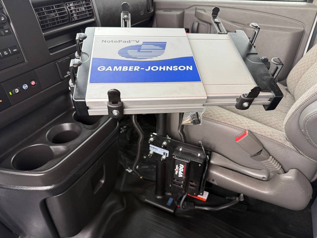 Used 2021 Chevrolet Express 2500 RWD image 16