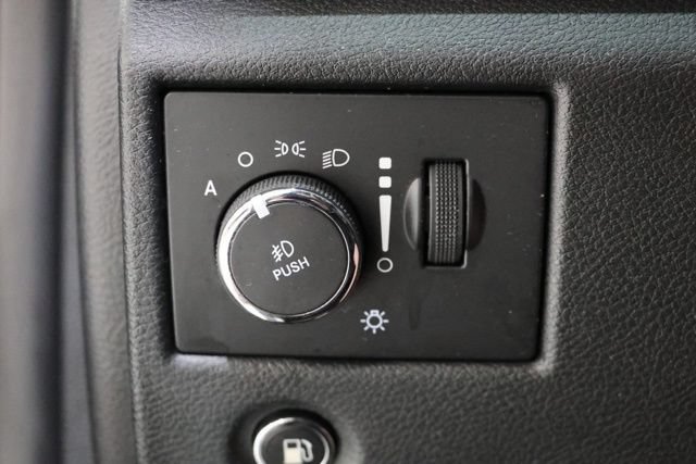 Used 2015 Jeep Grand Cherokee Limited AWD/4WD image 19
