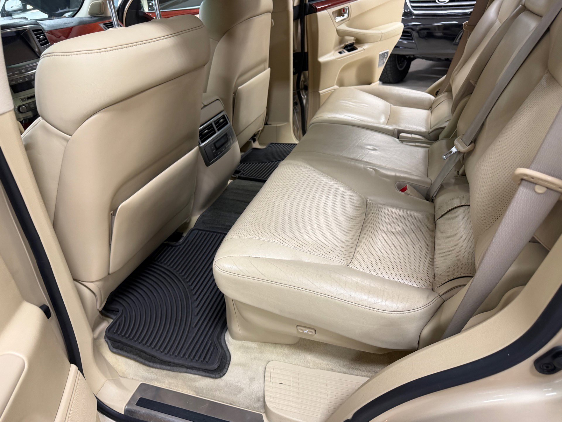 Used 2009 Lexus LX 570 4WD image 26