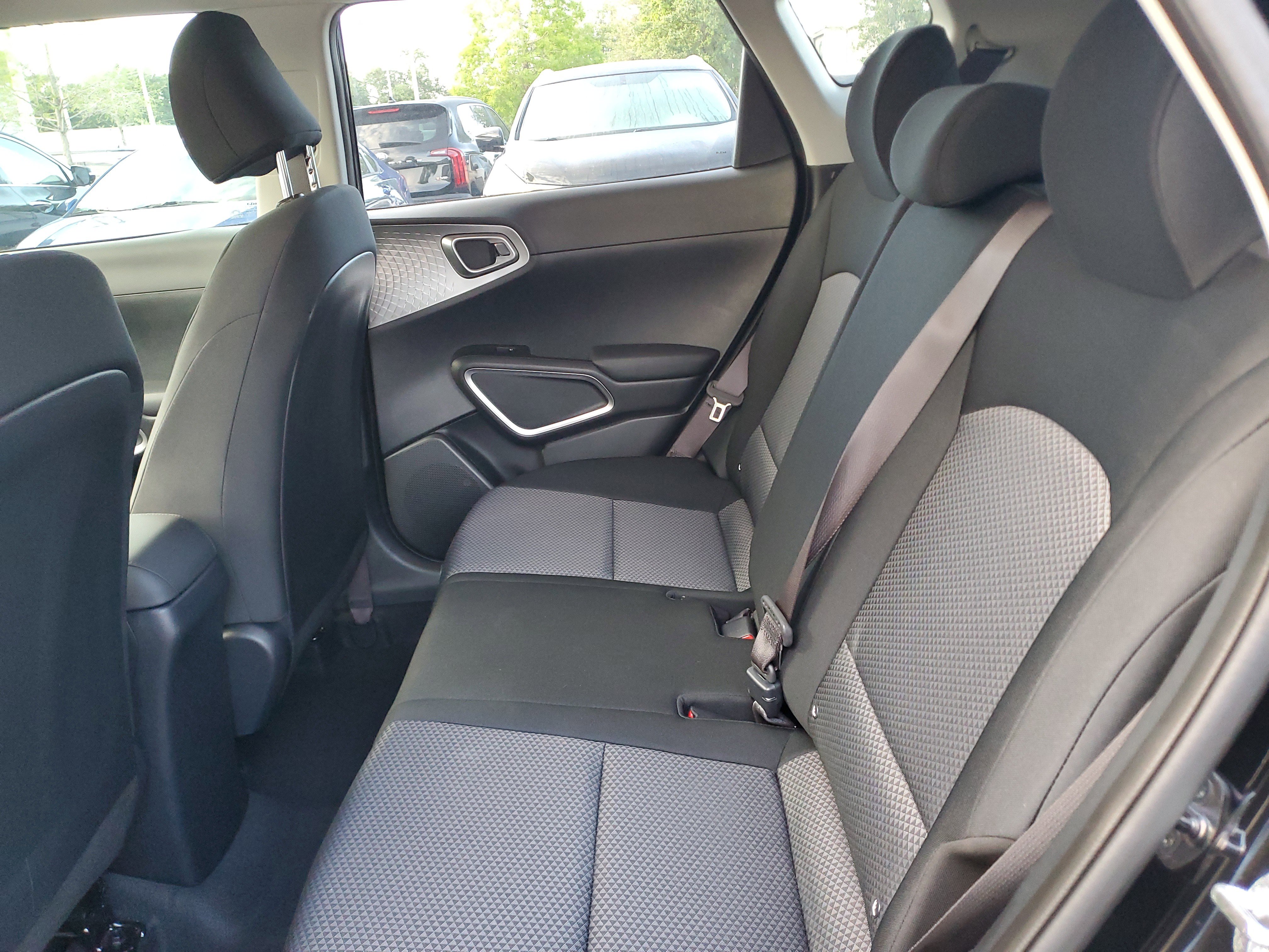 Used 2025 Kia Soul LX w/ LX Technology Package image 10