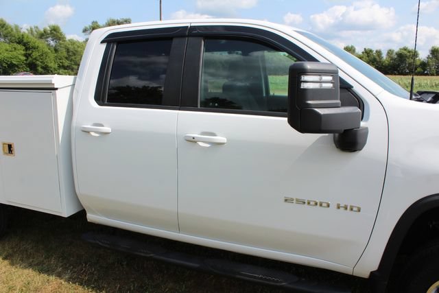 Used 2024 Chevrolet Silverado 2500 LT AWD/4WD image 9