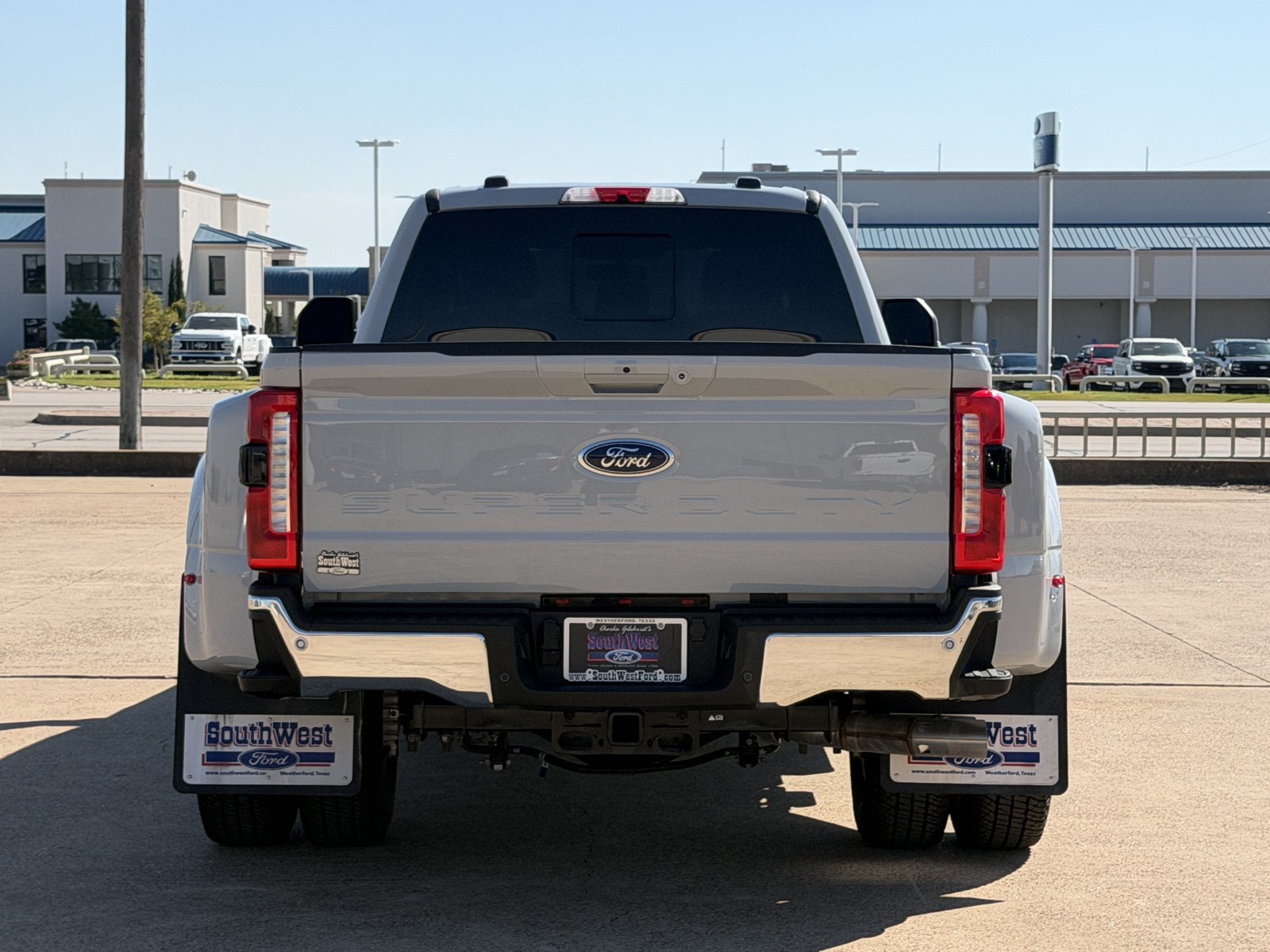 Used 2026 Ford F350 Lariat w/ Lariat Premium Package AWD/4WD image 5