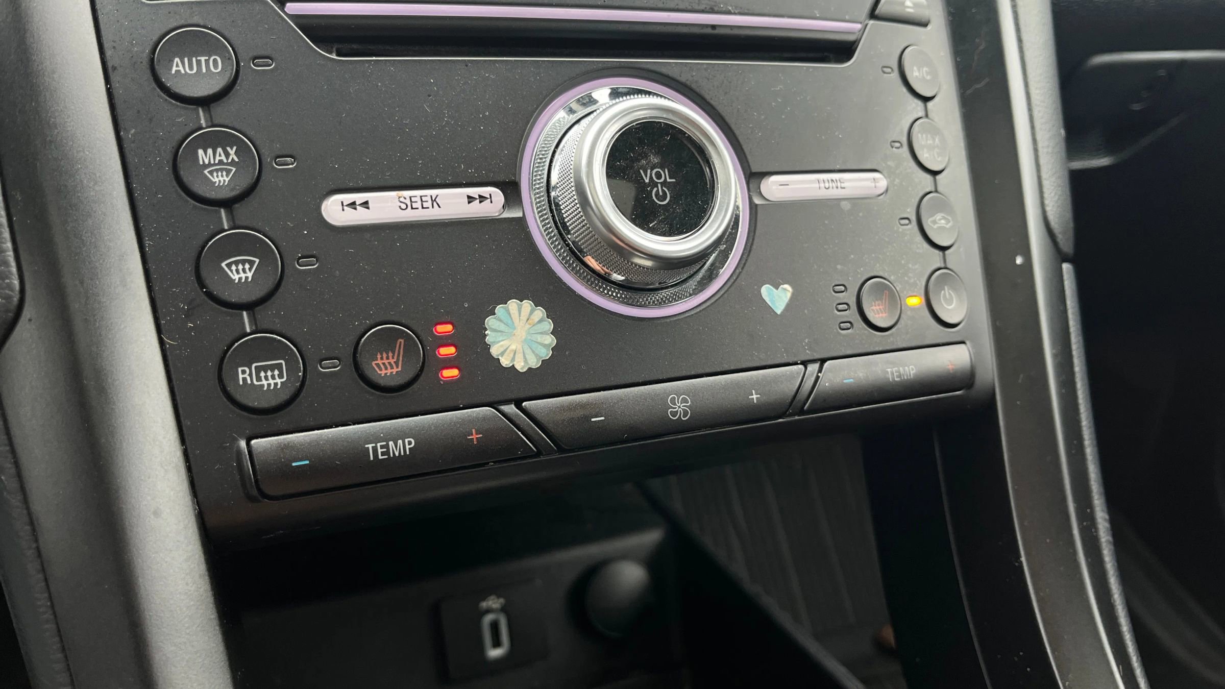 Used 2018 Ford Fusion Titanium image 25