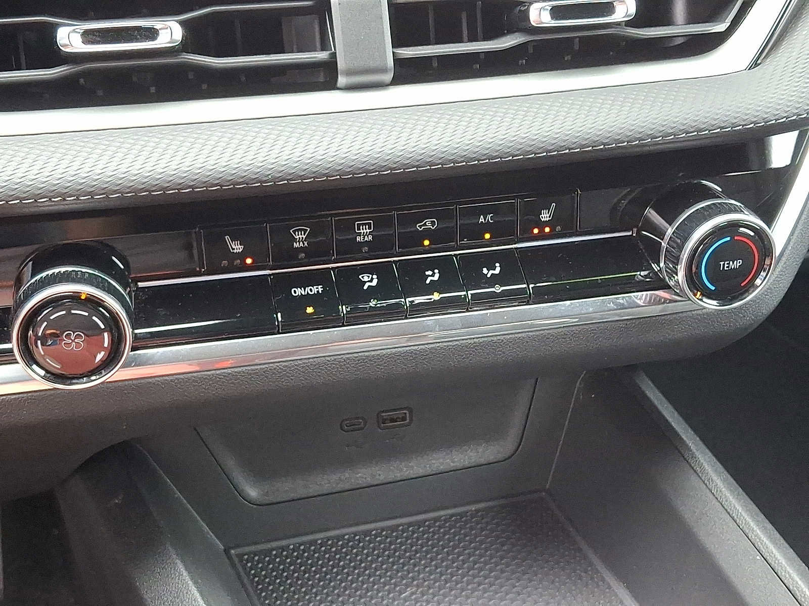 Used 2025 Chevrolet Equinox LT w/ Safety and Technology Package image 15