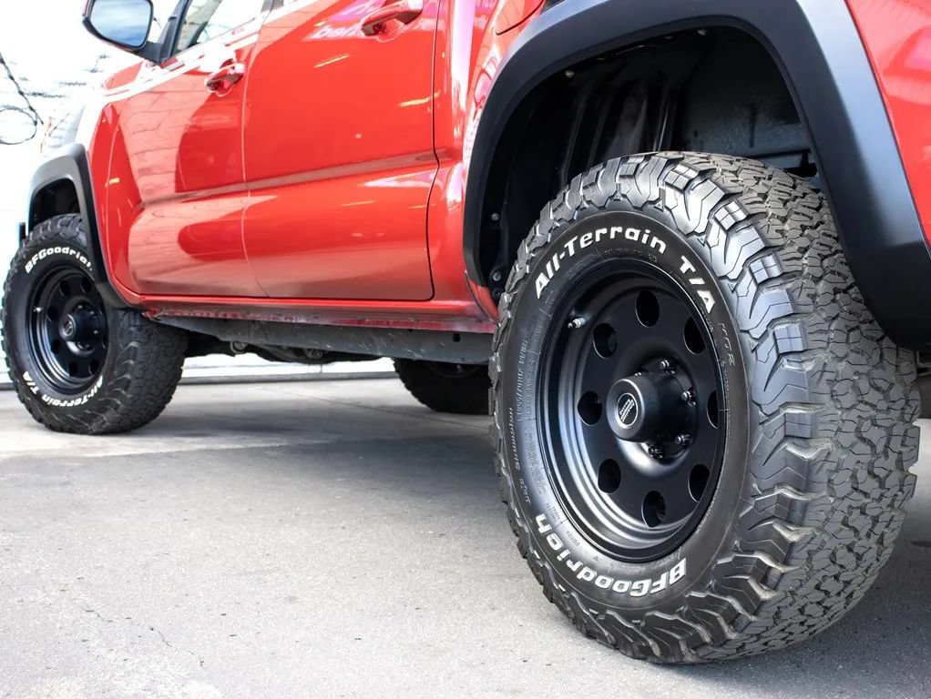 Used 2017 Toyota Tacoma SR5 RWD image 21