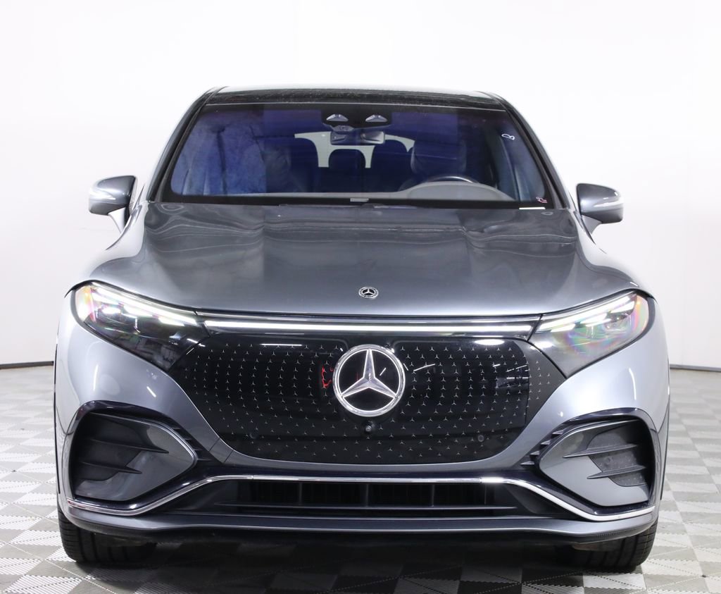 Used 2023 Mercedes-Benz EQS 580 4MATIC SUV w/ Exclusive Trim Package image 2