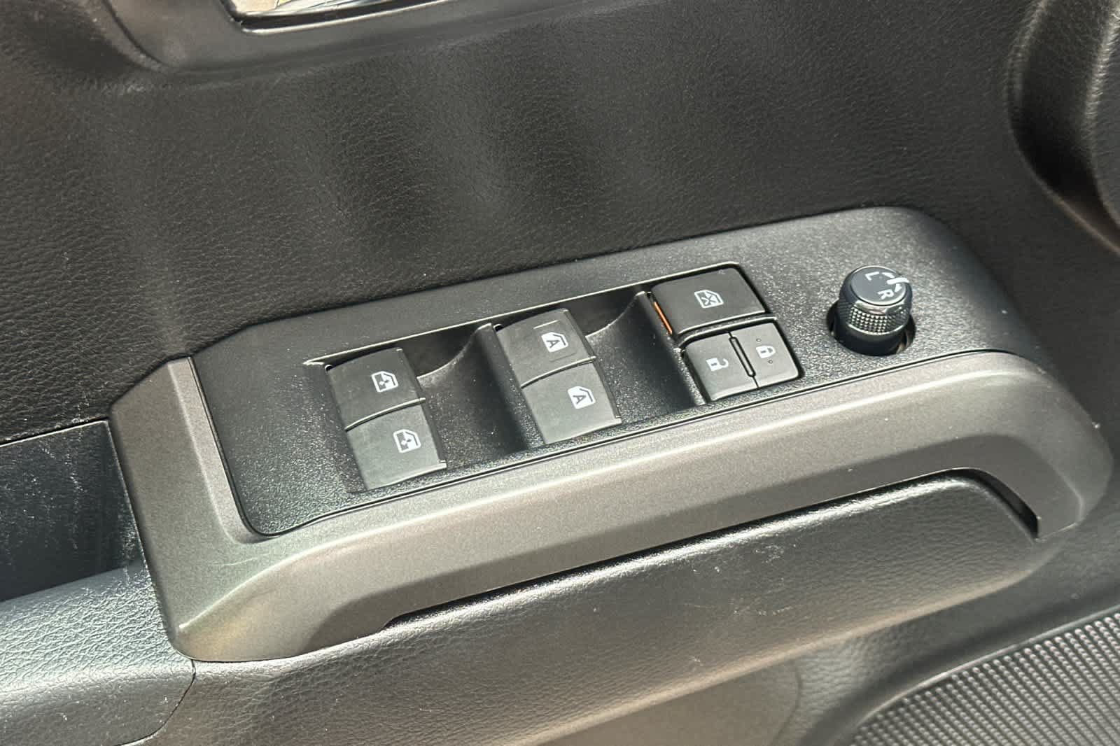 Used 2022 Toyota Tacoma TRD Off-Road AWD/4WD image 13