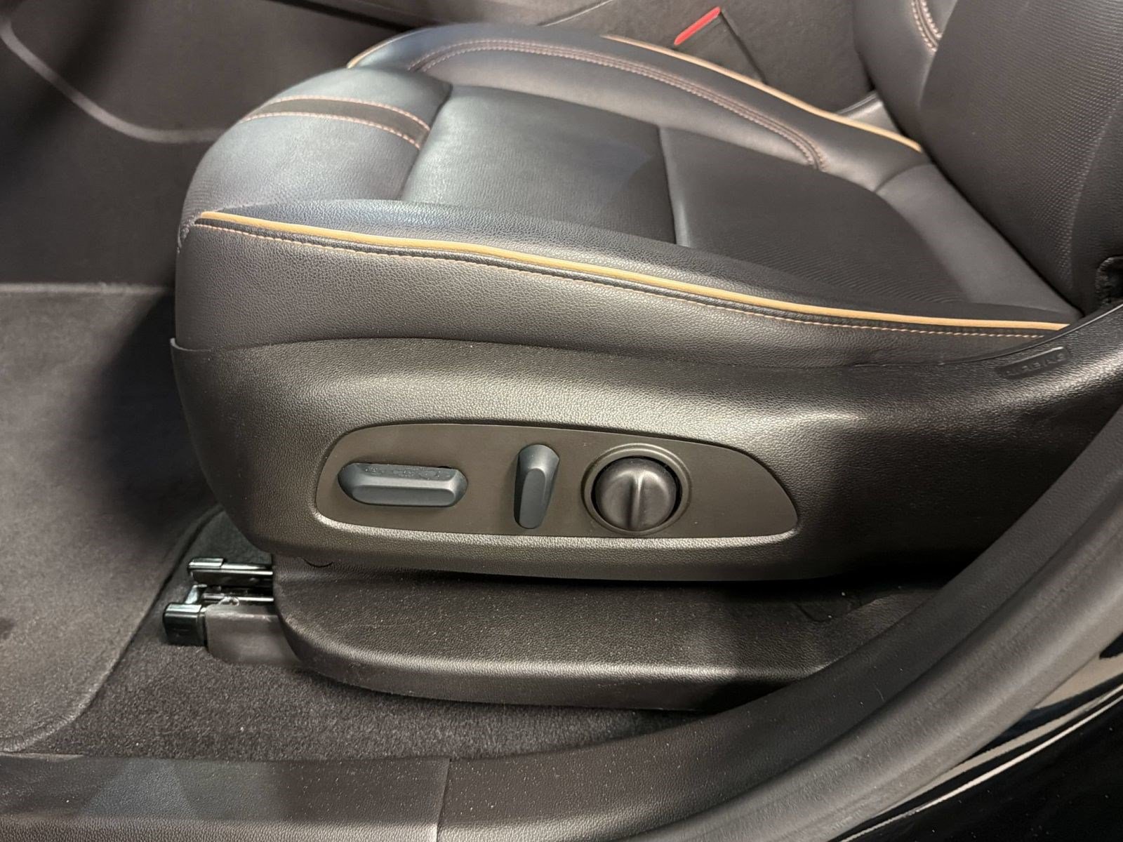 Used 2022 Chevrolet Blazer Premier w/ Enhanced Convenience Package FWD image 14