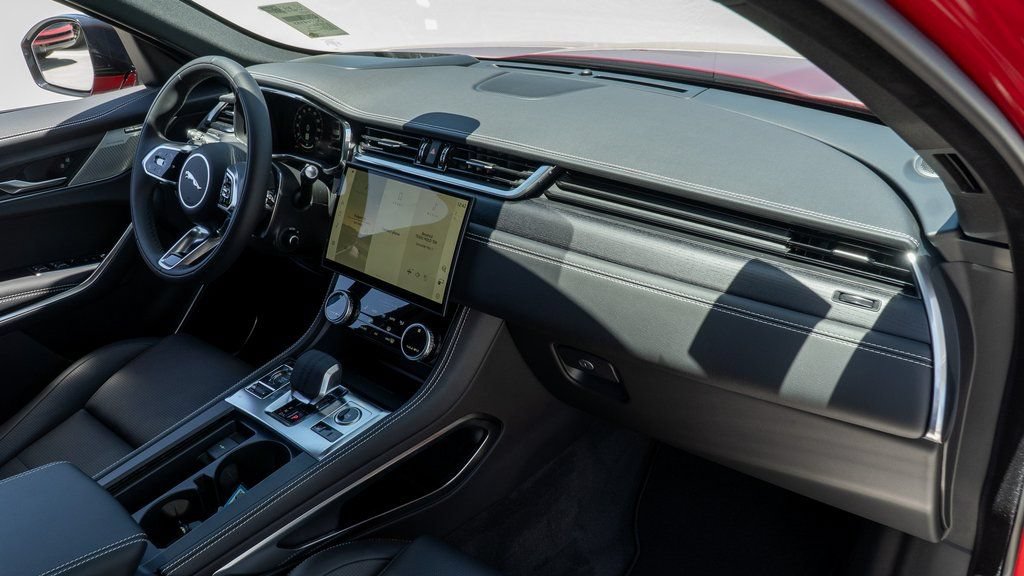 Used 2025 Jaguar F-PACE R-Dynamic S AWD/4WD image 22