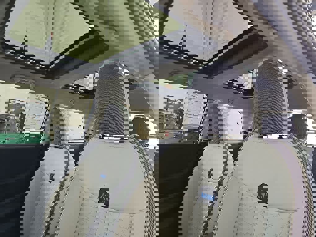 Certified 2025 MINI Cooper 2-Door Hardtop image 19