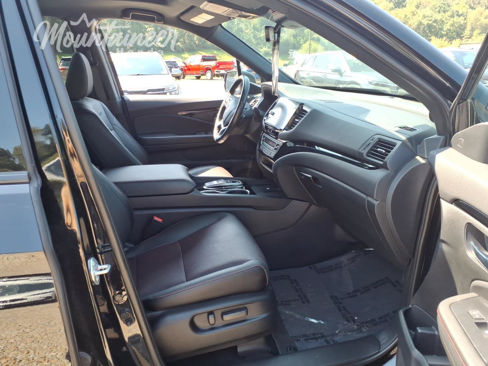 Certified 2024 Honda Ridgeline Black Edition image 18