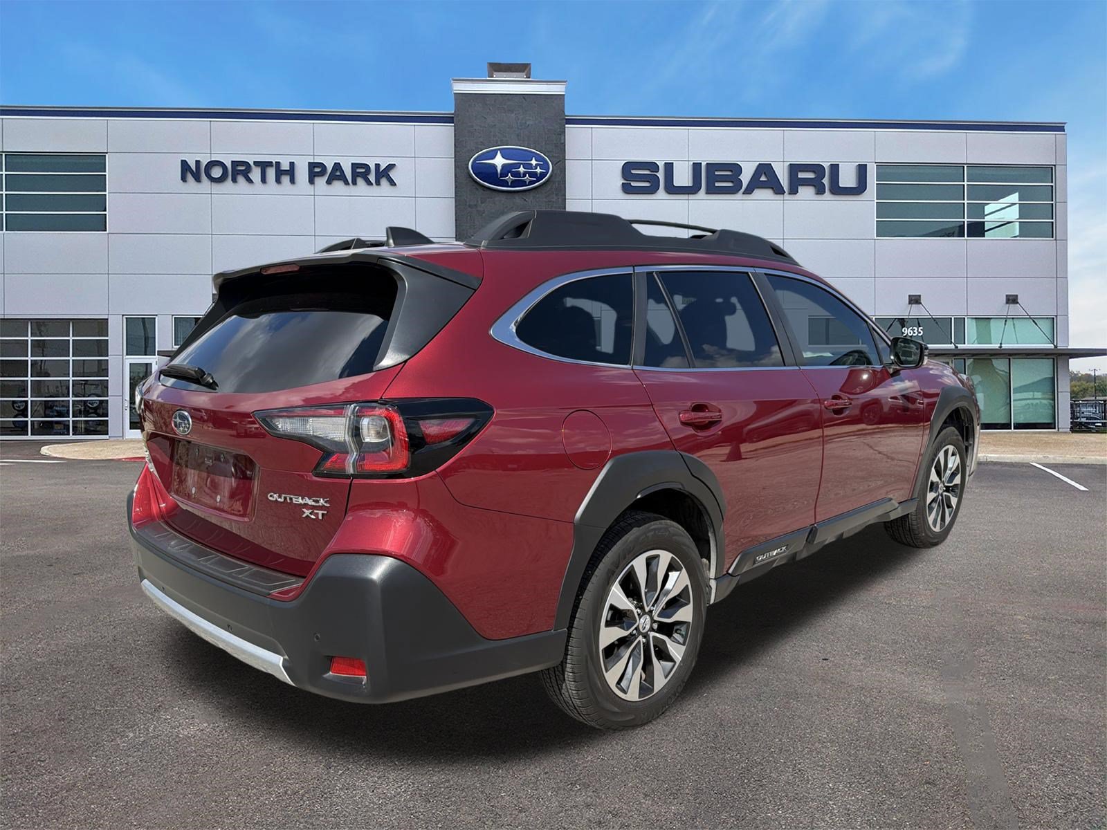 Certified 2025 Subaru Outback Limited XT AWD/4WD image 3