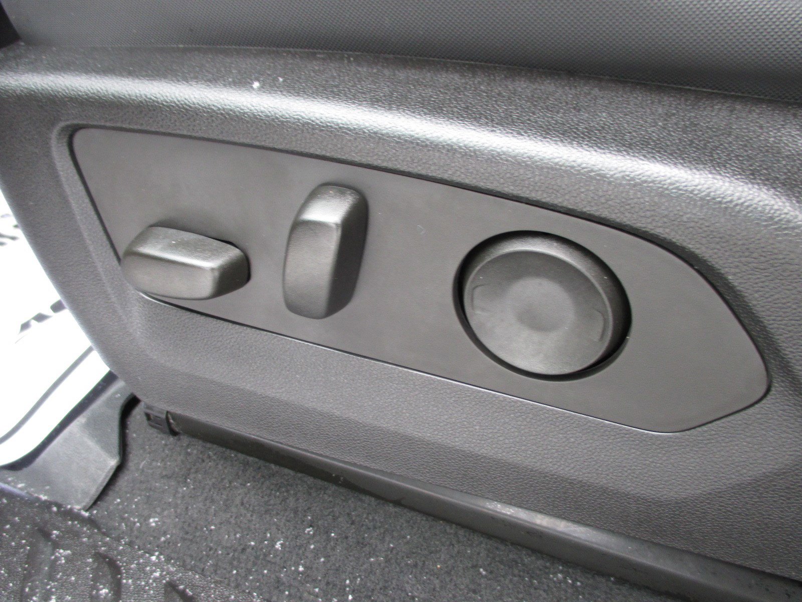 Used 2023 Chevrolet Colorado Z71 w/ Z71 Convenience Package 2 image 15